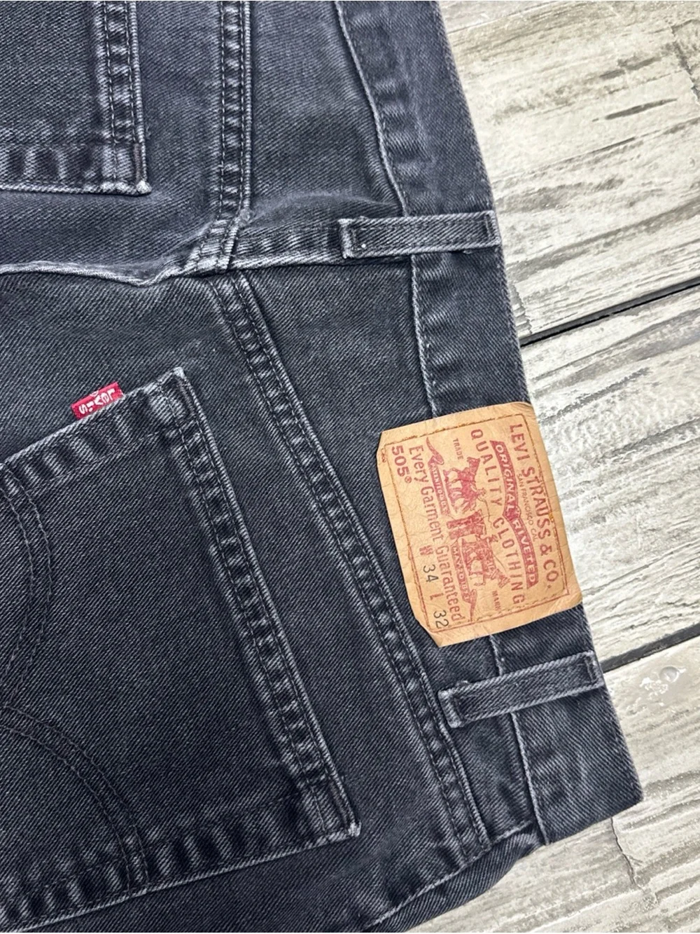 Levis classic black
